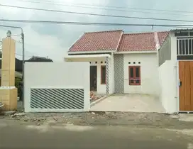 rumah bagus proses finishing dekat kampus Unisri