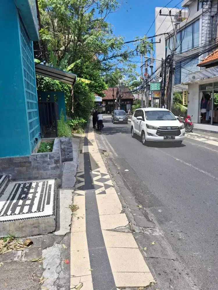 Restaurant lantai 2over contact di seminyak