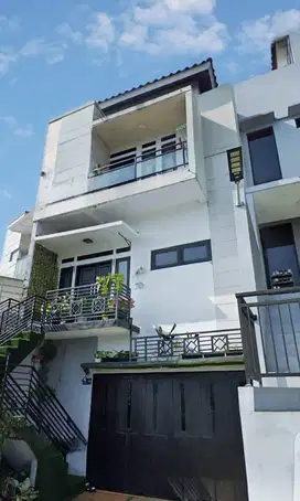 RUMAH 3 LANTAI DI CIGADUNG GREENLAND BANDUNG