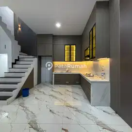 DIJUAL TOWNHOUSE JALAN PERJUANGAN KOMPLEK ICON ESTATE - DAERAH PANCING