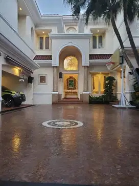 Rumah Mewah di Area dekat Idjen Boulevard Malang