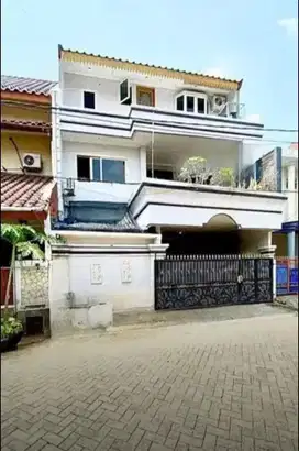 Rumah Mewah !! Bangunan 3 lt  Komplek Jati bening Estate
