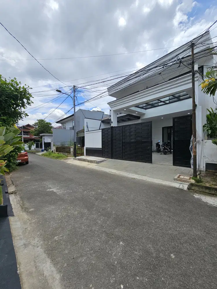 FOR SALE PONDOK INDAH  BRAND NEW HOUSE  SEMI FURNISHED