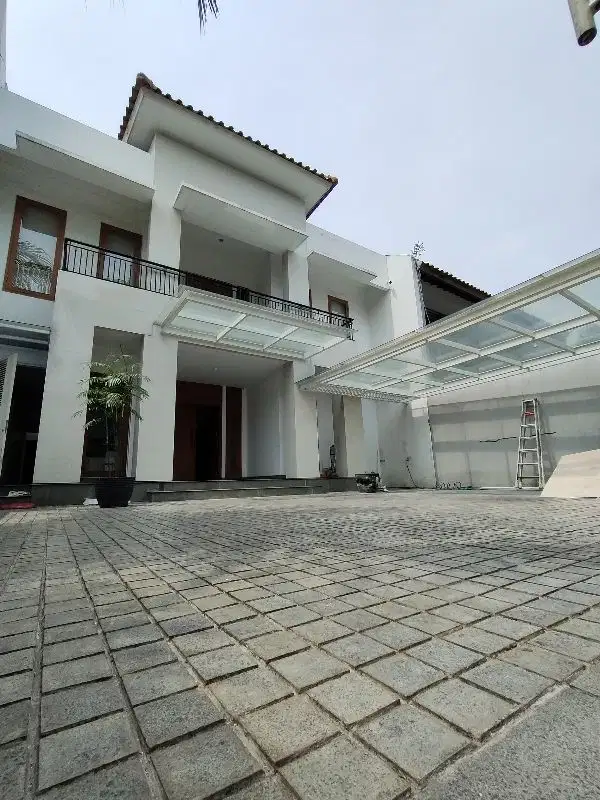 Disewakan rumah bagus semi furnished at Menteng Jakpus