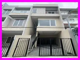 dhyana Rumah Baru Hadap Timur uk 4x15m di Komplek Taman Ratu