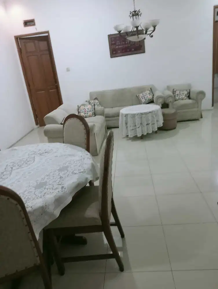 Sewa Rumah Semi Furnish Di Sayap Dago Bandung Kota