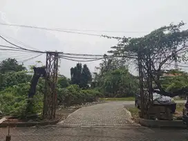 Disewakan Tanah Luas  di Jl. Mt. Haryono Semarang