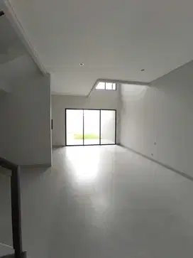 Dijual Rumah Baru Lokasi Setraduta Bandung Siap Huni