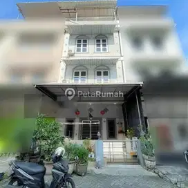 DIJUAL VILLA JALAN BOULEVARD TIMUR KOMPLEK CEMARA ASRI