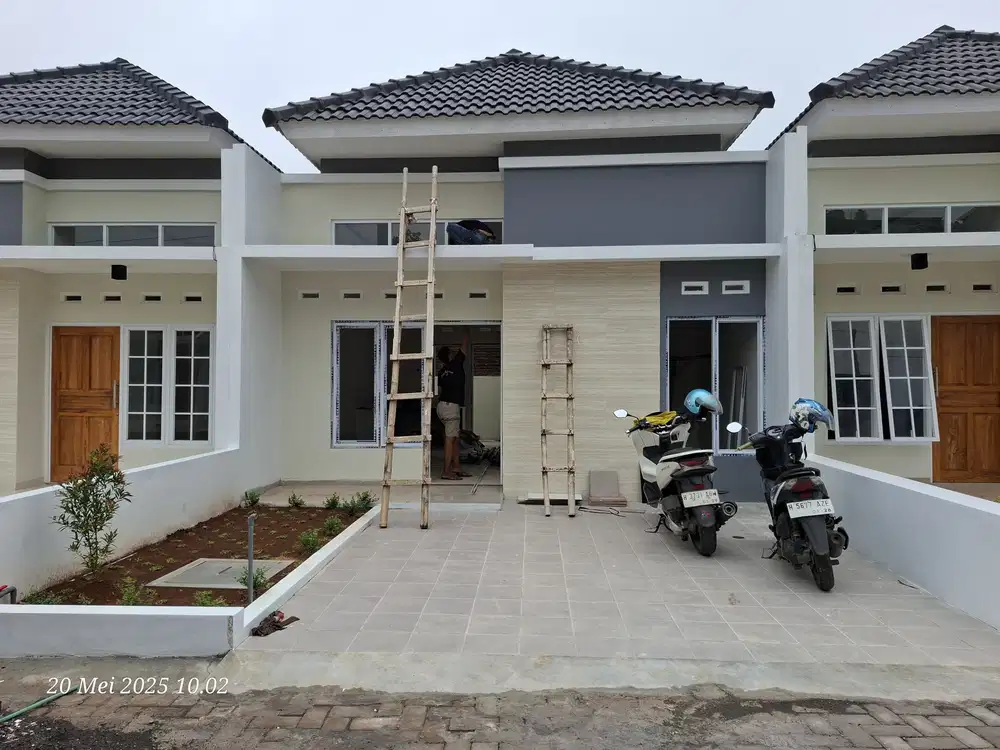 RUMAH SIAP HUNI Bangunan Baru Serasa Beli Villa Pribadi di Banyumanik