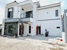 Rumah Mewah 2 Lt Dalam Town House Di BANJARSARI SOLO KOTA