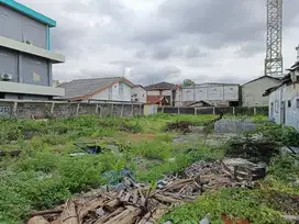 Dijual tanah dan gudang di Daerah Perempatan Lampu merah Cengkareng