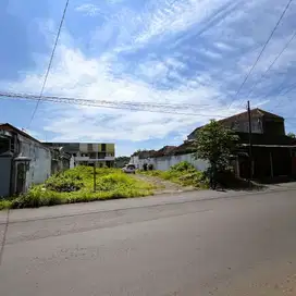 Rumah Pinggir Jalan Raya Kota Malang dekat pasar gadang
