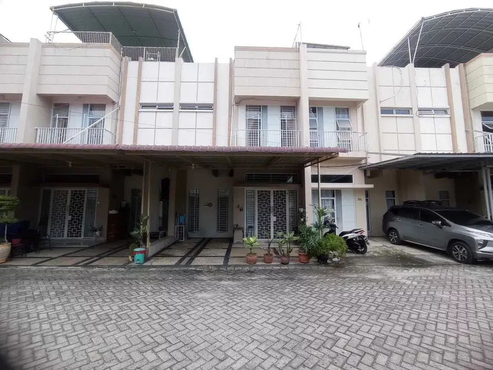Dijual Rumah Cantik 2lt ,Full Furnish, Lokasi JL.Sutomo, Pekanbaru