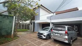 Disewakan Murah Rumah Megah ada Kolam Renang di Kemang Jakarta Selatan