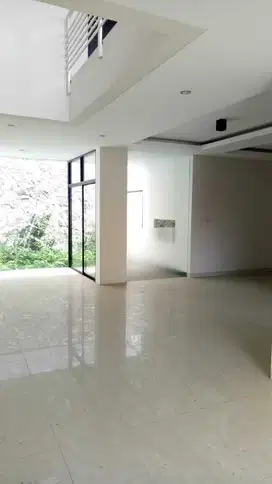 Disewa Rumah Minimalis di Setraduta Dalam Cluster