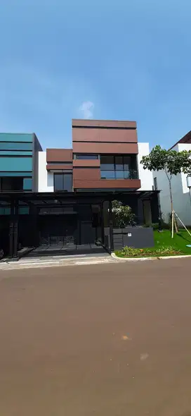 DISEWAKAN Rumah Cluster MOZART 2 Utara Model Premium Sumarecon Serpong