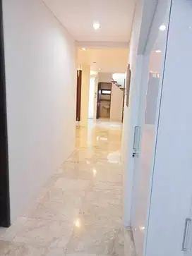 Rumah disewakan di Kebayoran Baru