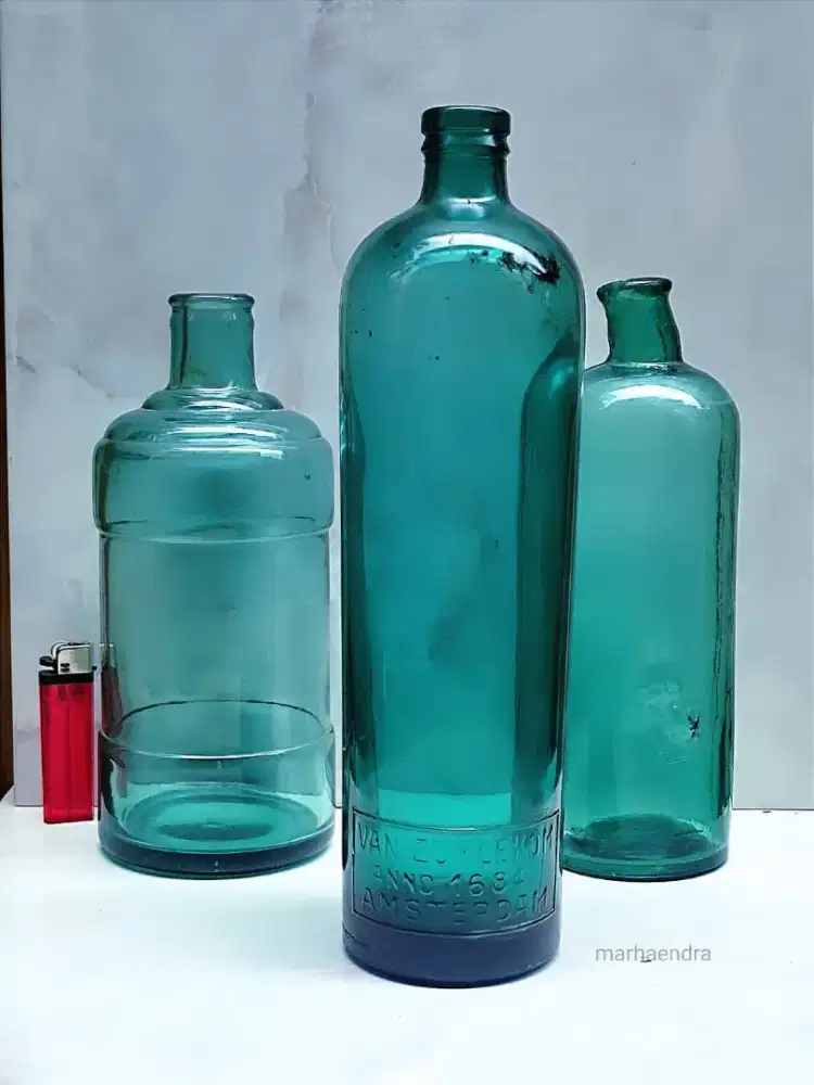 Botol biru eropa jadul antik kuno vintage
