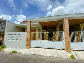 RUMAH BARU SIAP HUNI DEKAT KAMPUS UII, STRATEGIS