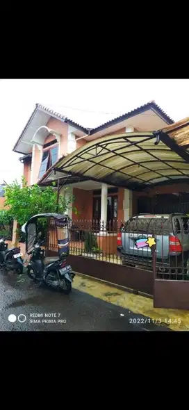 Di jual rumah bagus 2 lantai sudah murah di Margahayu permai