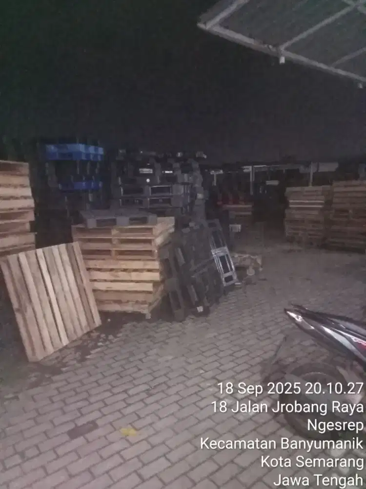 Palet kayu dan paking kayu jatingaleh semarang