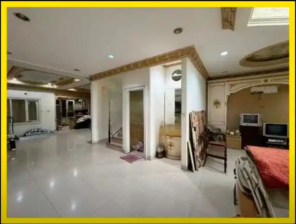 RUMAH klasik luas 7 X 22m² kompleks THI jelambar, dekat muara karan
