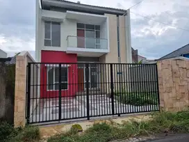 Rumah Mewah Bagus 2 lt Gawanan Colomadu