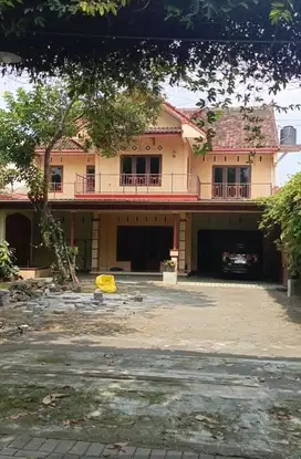 RUMAH BESAR  JL PALAGAN DEKAT AL AZHAR