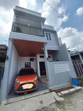 Dijual Rumah 2 Lantai Strategis dalam perumahan dekat GDC Depok
