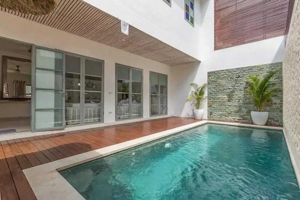 Leasehold Chic Villa 3 Bedroom Close to Seminyak Beach