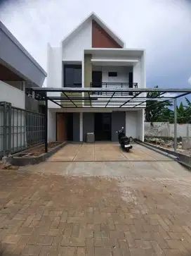 RUMAH MEWAH 2 LANTAI TERNYAMAN! FREE BIAYA AKSES MUDAH BEBAS BANJIR