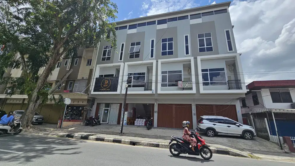 (Tersewa) RukoBaru BU Pinggir jalan utama 4 lantai Jl Johar Pontianak