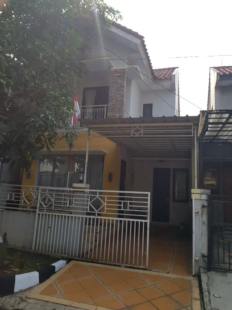 Rumah 2 Lantai di Mediterania Cikunir Jatibening Bekasi