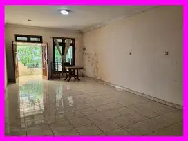 Dhyana Rumah murah ukuran 8x15m di Jelambar Lt 120m2 Lb 160m2  2 lanta