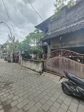 Di Jual Rumah dekat sanur lantai 2