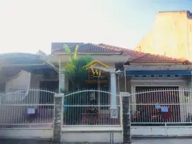 RUMAH MEWAH DI SETURAN DEPOK SLEMAN, SIAP HUNI & STRATEGIS