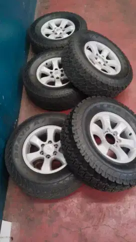 Velg Original Toyota Prado Dan Ban Maxxis Bravo AT