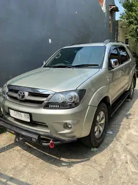 Toyota Fortuner 2007 Bensin