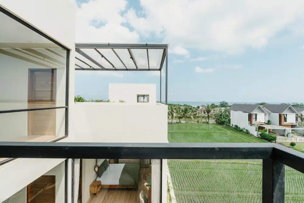 BRAND NEW 3-BEDROOM VILLA WITH OCEAN VIEW AND BEACH ACCESS IN KEDUNGU