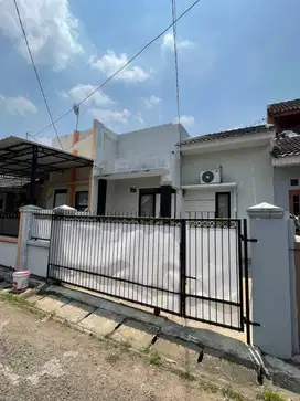 Dijual rumah minimalis lokasi depan di citra indah city jonggol