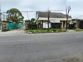 rumah dan gedung 2 LT strategis layak huni hitung tanah