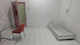 Sewa Rumah Jakarta Barat Jelambar 3 Lantai 4x13 Termurah Semi Furnish