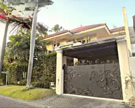 Rumah minimalis terawat Graha Family Surabaya Barat