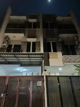 Di Jual Rumah Minimalis 3.5 Lantai di Tomang, Jakarta Barat