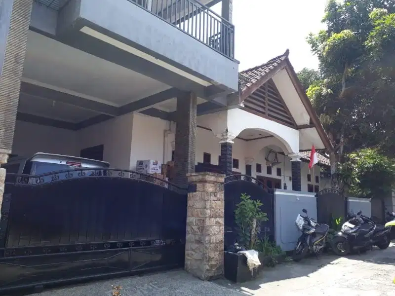 DIJUAL RUMAH LANTAI 2 LOKASI DAERAH UBUNG