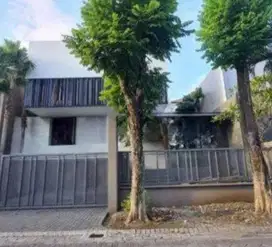 Rumah Modern Tropical Baru gress Graha Family Surabaya Barat