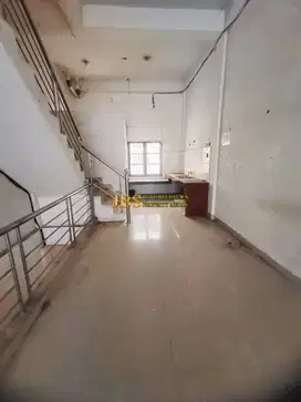 Dijual Ruko 3,5 Tingkat di Komplek MMTC Jalan Williem Iskandar/Pancing