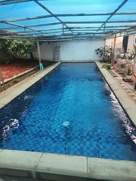 Rumah Polonia Cipinang Cempedak: 2 Lantai, LT 623m2, Kolam Renang, Lu