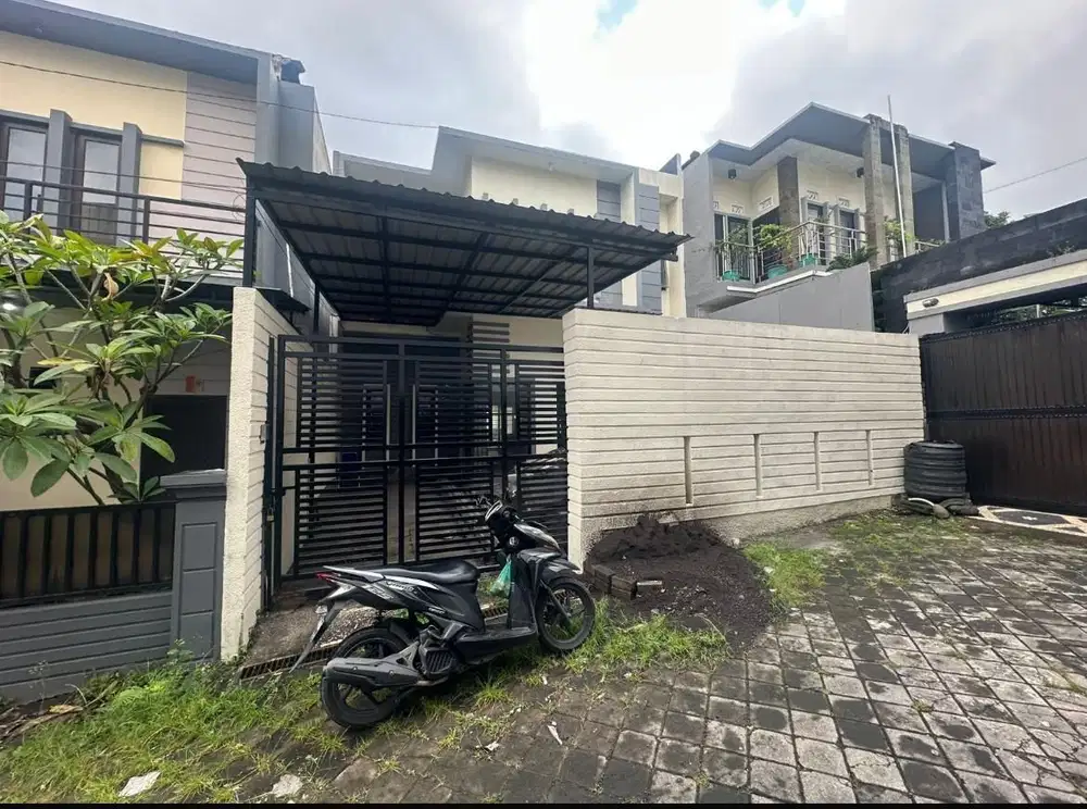 DIJUAL RUMAH LOKASI JALAN GATOT SUBROTO TENGAH